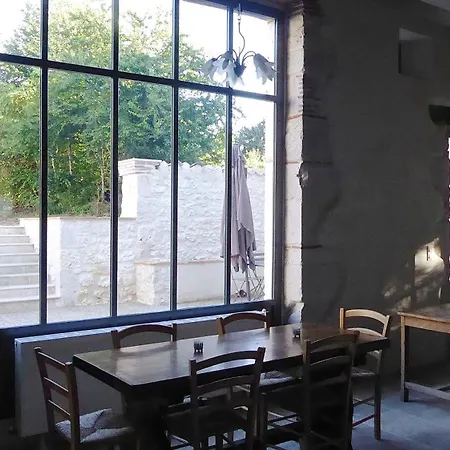 Dom wakacyjny Le Colombier, Gite Pour 6 Personnes Valeilles